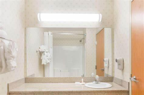 Quality Inn Хънтингтън Екстериор снимка